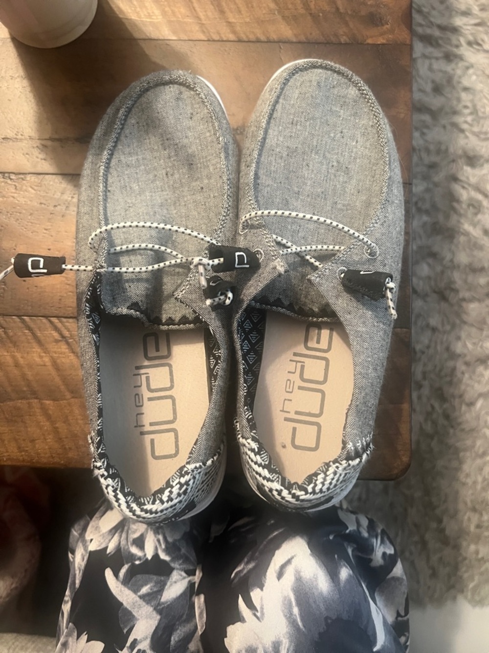 Hey Dude brand new size 6